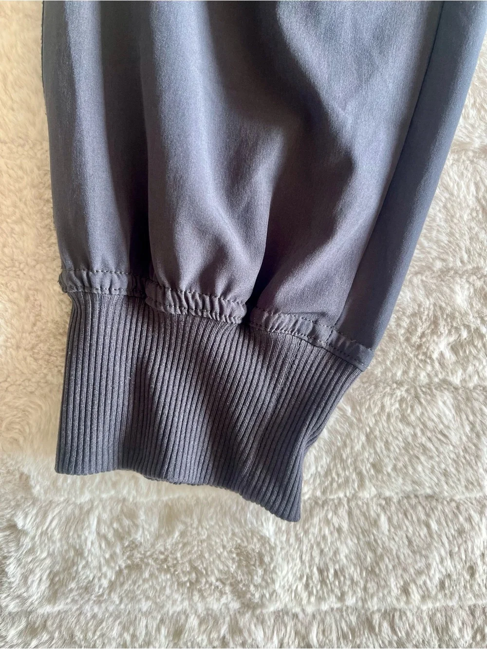 Calvin Klein Performance Quick-Dry Gray Elastic Waist Cropped Jogger Pants - Picture 8 of 14